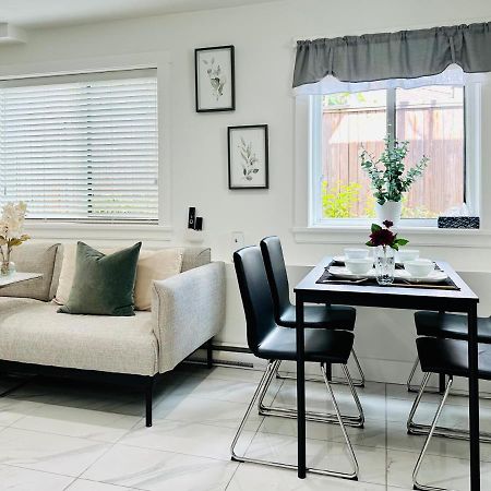 2Br 1.5Ba Full Kitchen Private Guest House - Free Parking - Central Location Vancouver Exterior foto