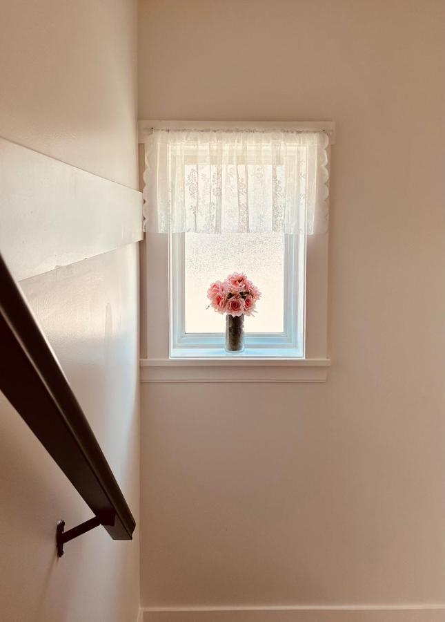 2Br 1.5Ba Full Kitchen Private Guest House - Free Parking - Central Location Vancouver Exterior foto