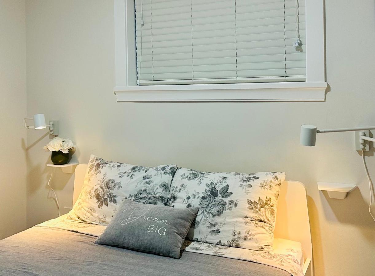 2Br 1.5Ba Full Kitchen Private Guest House - Free Parking - Central Location Vancouver Exterior foto